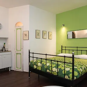 Trastevere Intimate Roma